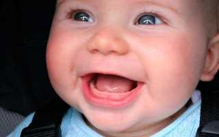 Когда появляются первые зубы у младенцев