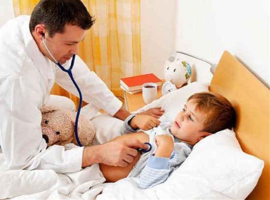 После ОРВИ или гриппа у ребенка может появиться воспаление трахейной слизистой