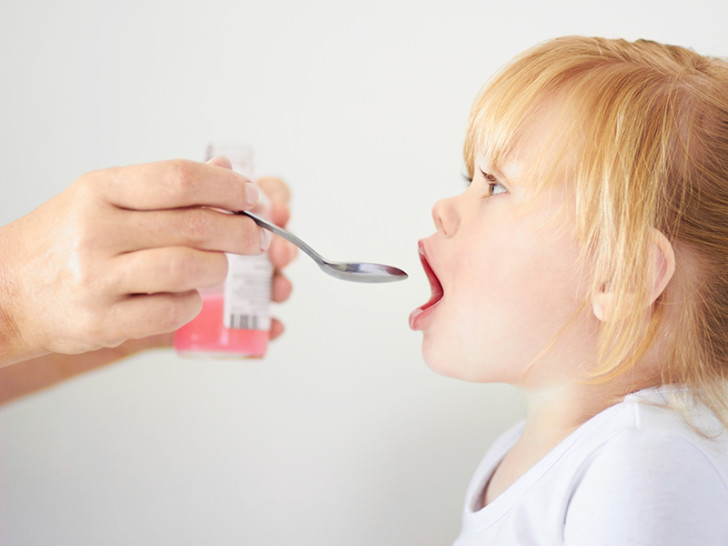 Причины длительно непроходящего кашля у детей и способы лечения