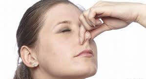 У взрослого закладывает нос без насморка, причины и лечение
