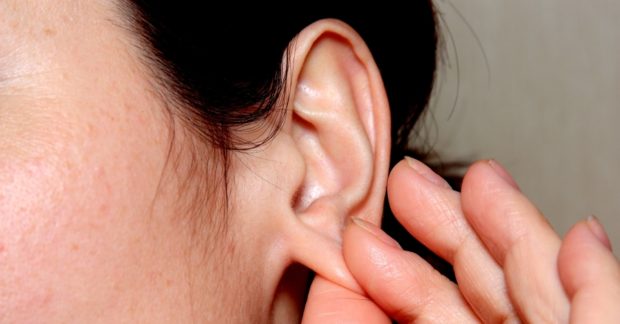 Массажная техника для улучшения слуха
