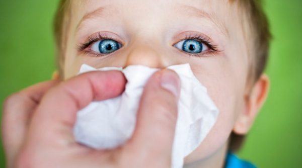 Гайморит у детей появляется в процессе простудного заболевания и способствует проникновению инфекции через носовой ход